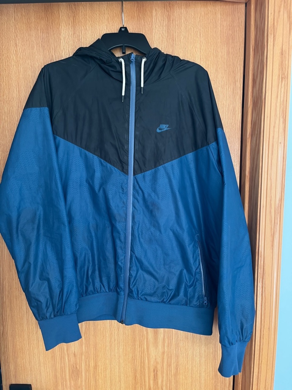 Nike Men's Blue and Black Hooded Windbreaker Jacket